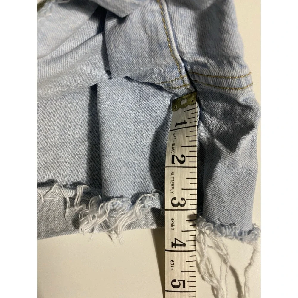 Universal Thread denim Shorts Women 12 light blue High-Rise Vintage Distressed‎